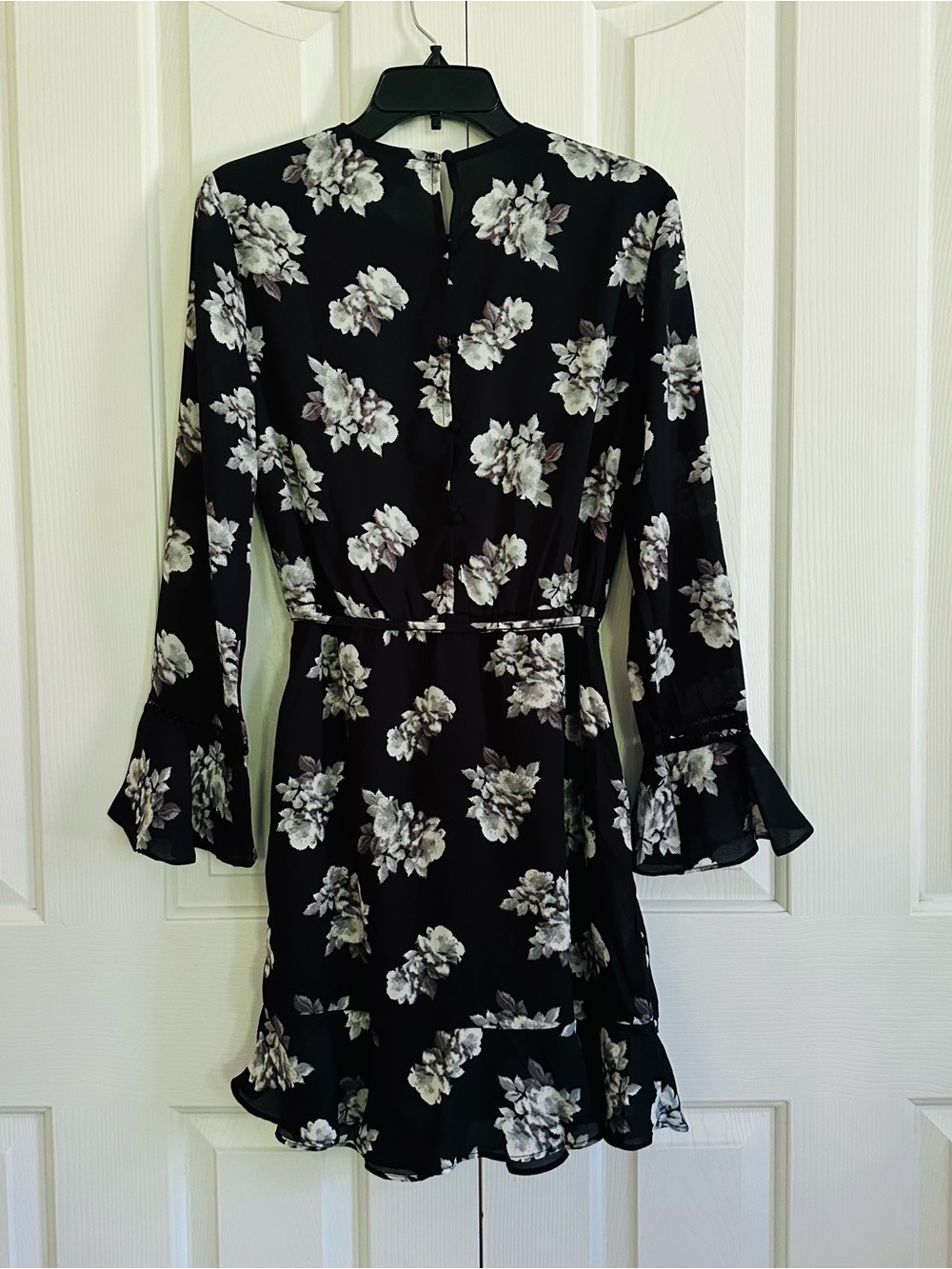 Lumiere Dress Black Gray Floral Tie-Detail Ruffled Long Sleeve Dress Small NEW - Picture 6 of 15